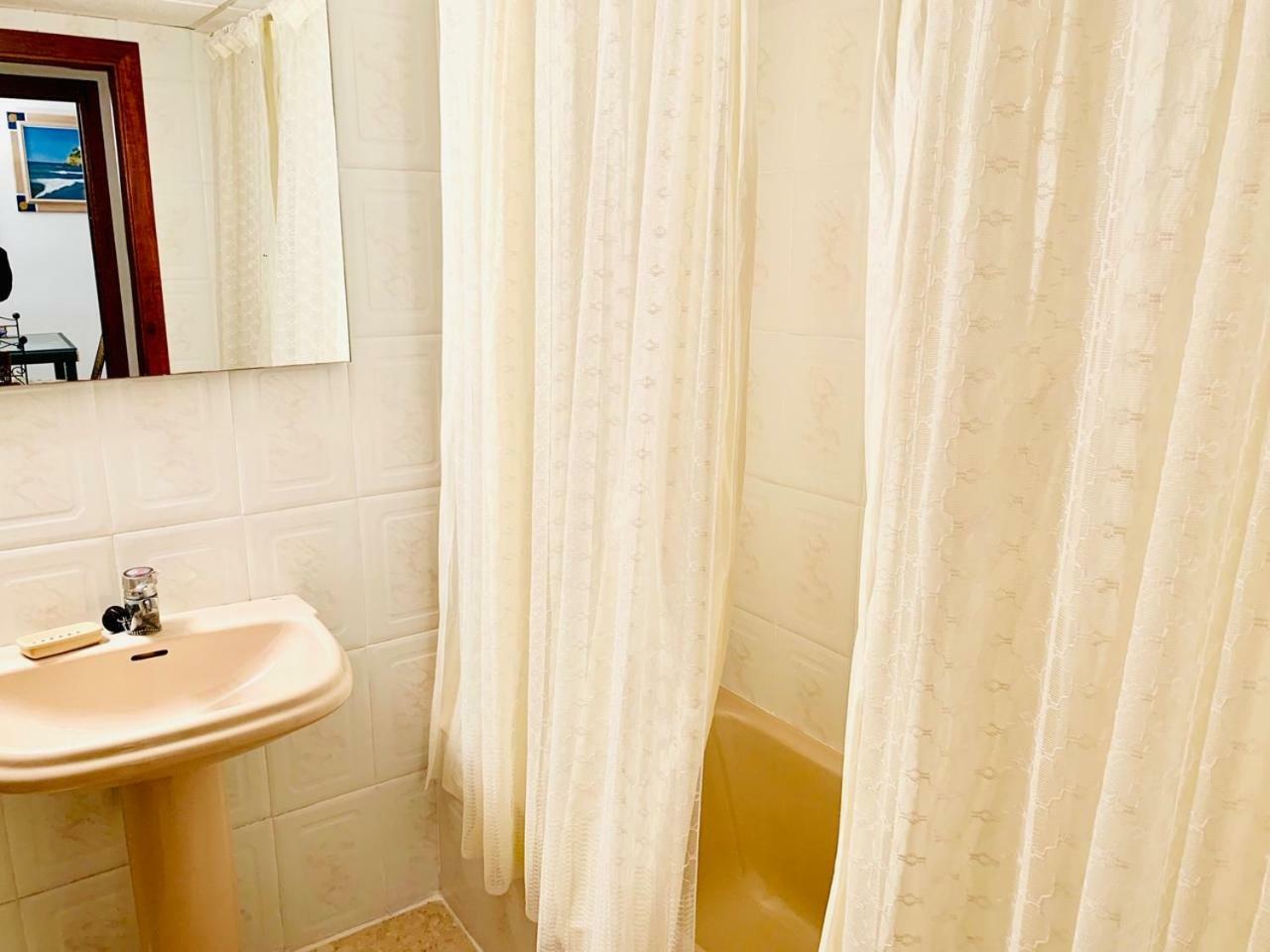 Book Playa Larga Salou Apartment Bagian luar foto